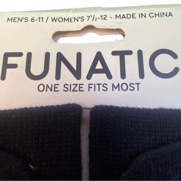 *NWT* FUNATIC wine colored socks "if you can read this bring me a glass of wine" - Picture 3 of 4